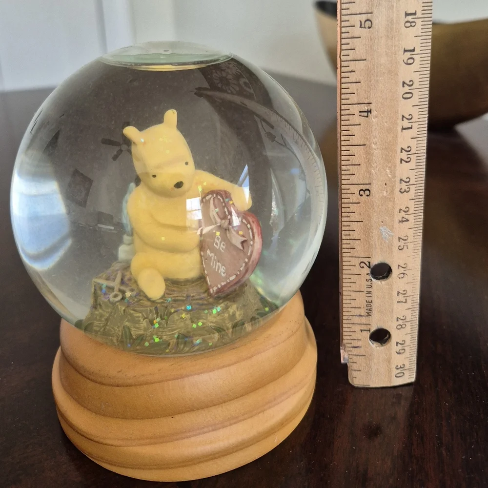Disney Snow Globe Winnie The Pooh Valentine's Day 
